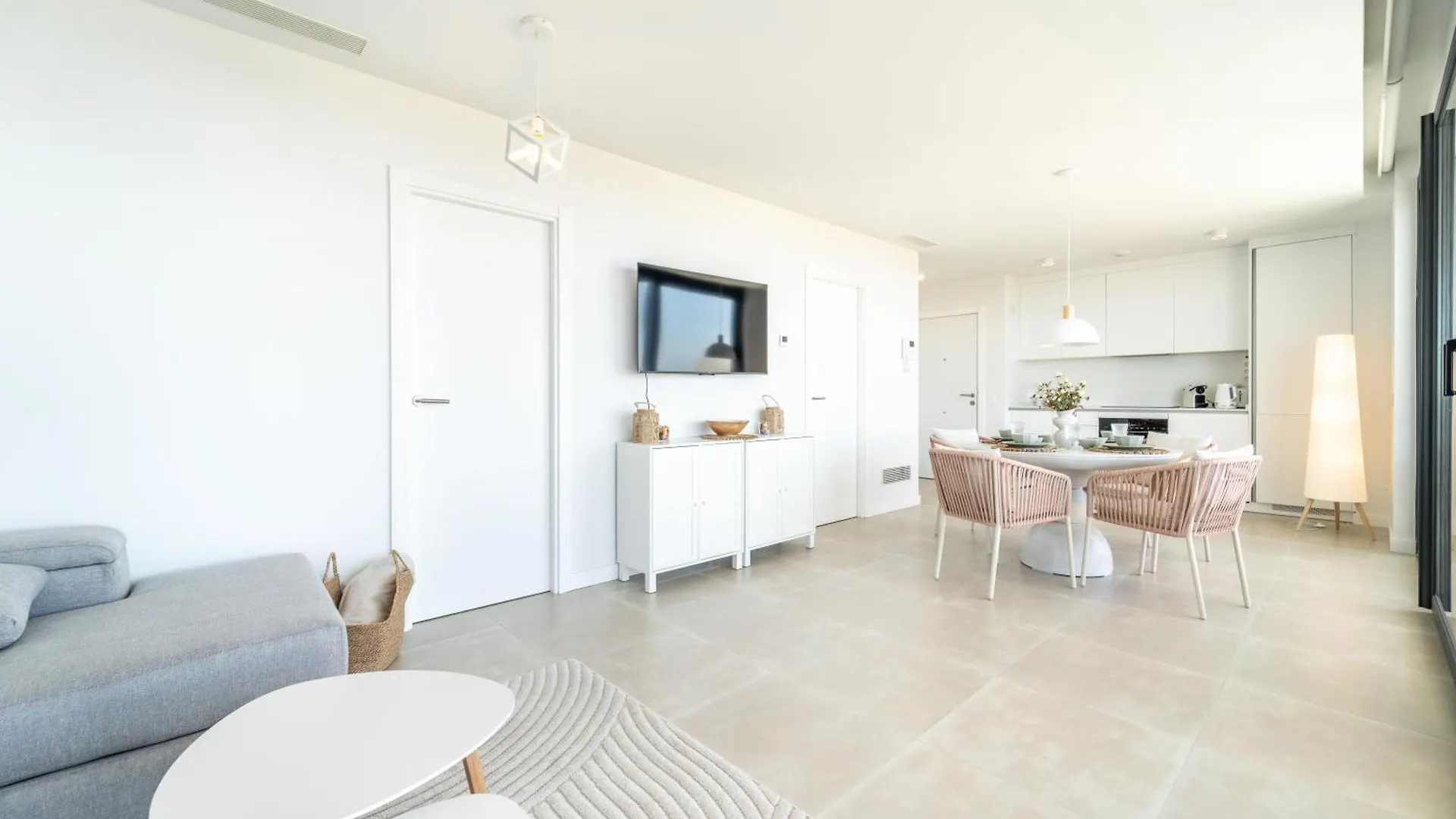 Higueron West Property Collection - La Casa Solana By Hwpc フエンヒロラ アパート